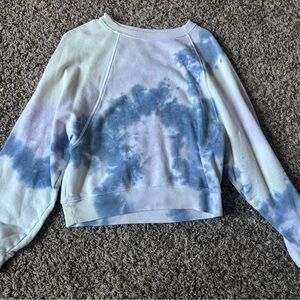Tie-Dye Sweatshirt in Blue and White